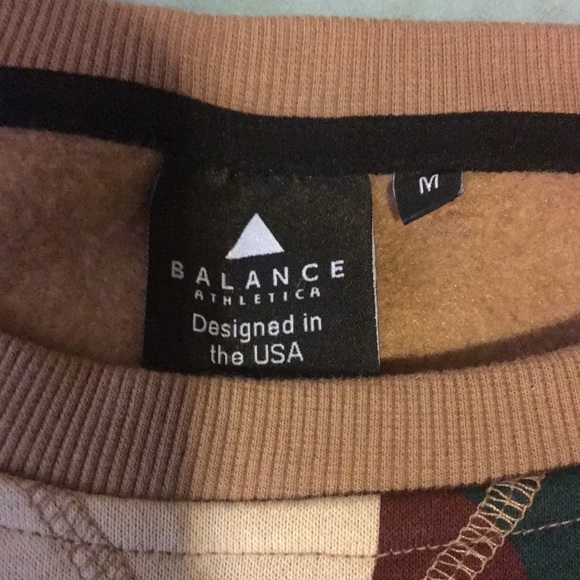 Balance Athletica Outlander OG Mountain Side Crop Top—Pine Pants for free - Picture 2 of 11